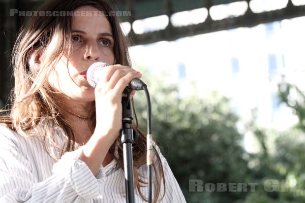 ROBI - 2012-09-09 - PARIS - Square de la Place des Fetes - 